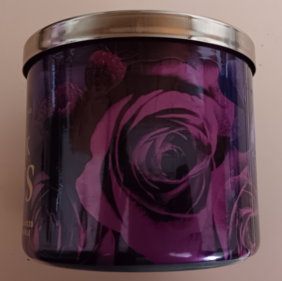 Dark Kiss Candle (NEW) - Picture 3 of 3